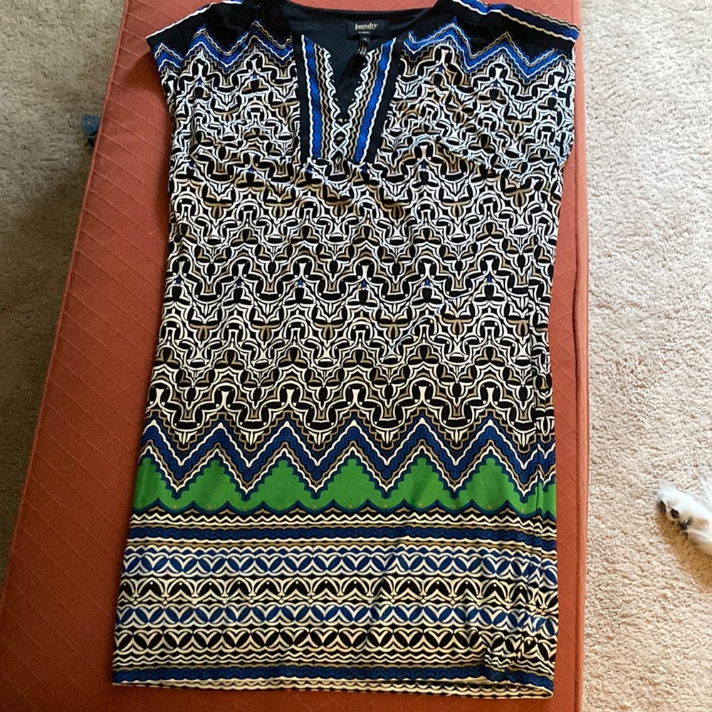 Laundry by shelli segal dress size small with subtle dolman sleeve